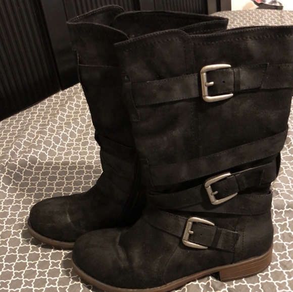 Black boots - Picture 1 of 1